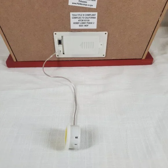 Hobby Lobby Light Up Stand Up Gingerbread House Christmas Decoration NWT - Picture 8 of 10